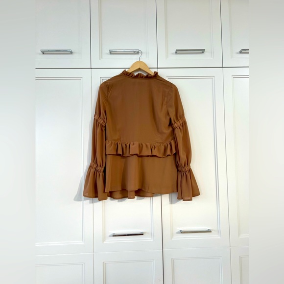 Maternity ruffle top with bell sleeves - Picture 2 of 6